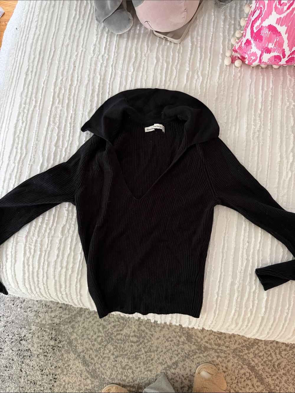 Abercrombie & Fitch Black Ribbed V‑Neck Hooded Sweater